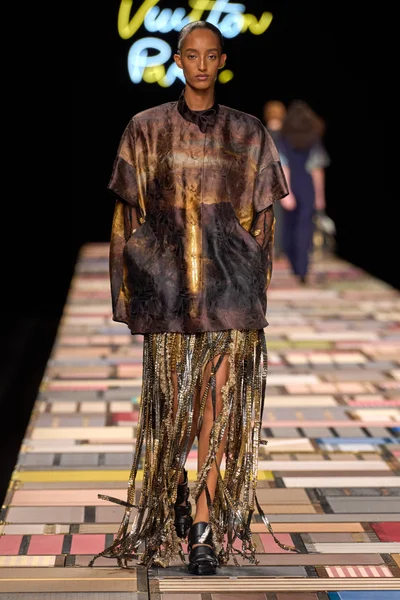 Look 50